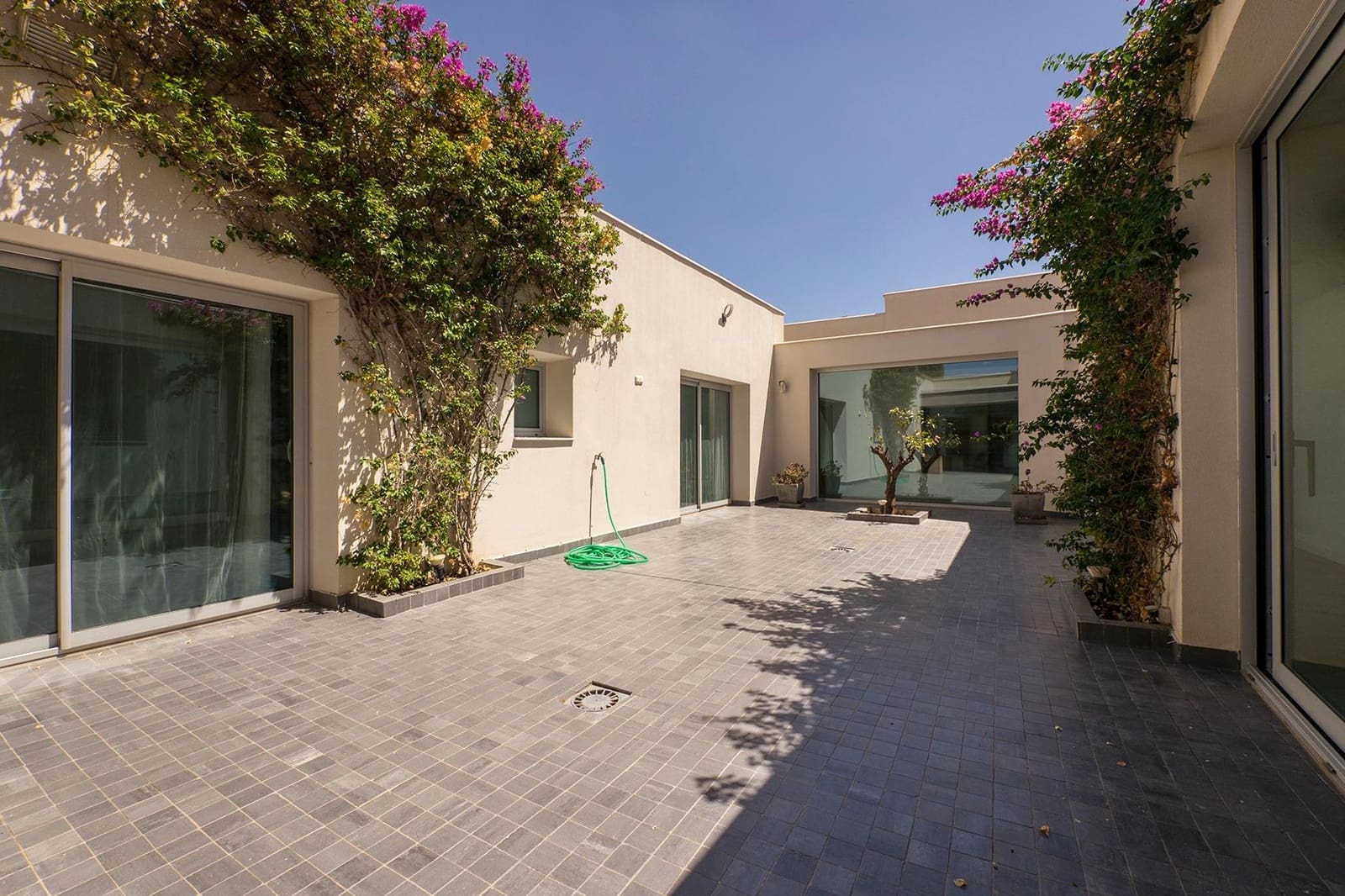 5 soverom Villa til salgs i Otura med svømmebasseng garasje - € 795 000 (Ref: 9318051)