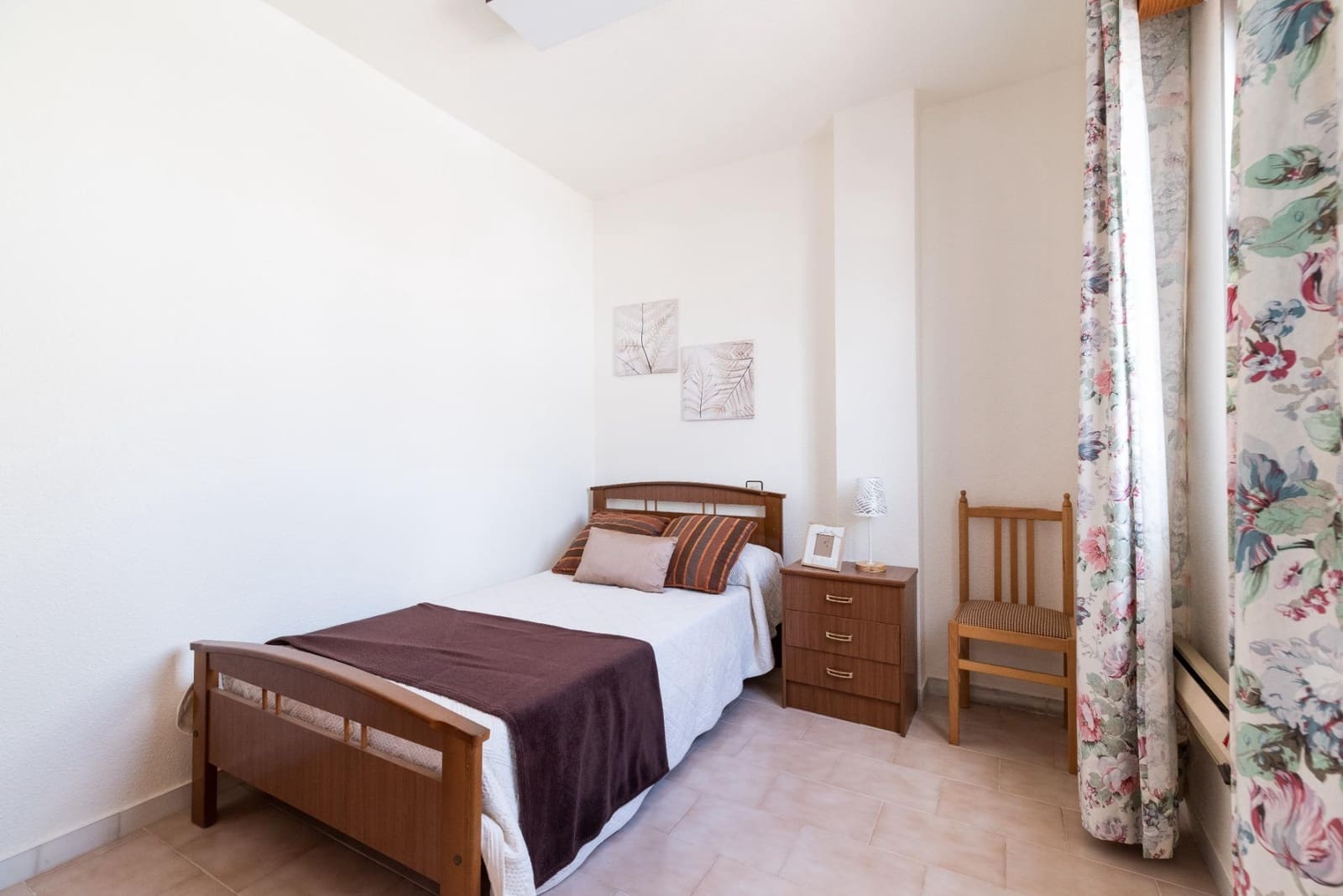 4 sypialnia Willa na sprzedaż w Peligros z basenem garażem - 249 900 € (Ref: 9321818)