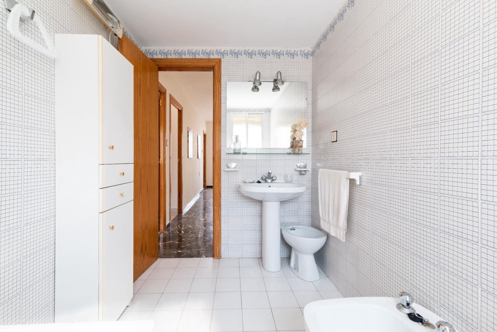 4 sypialnia Willa na sprzedaż w Peligros z basenem garażem - 249 900 € (Ref: 9321818)