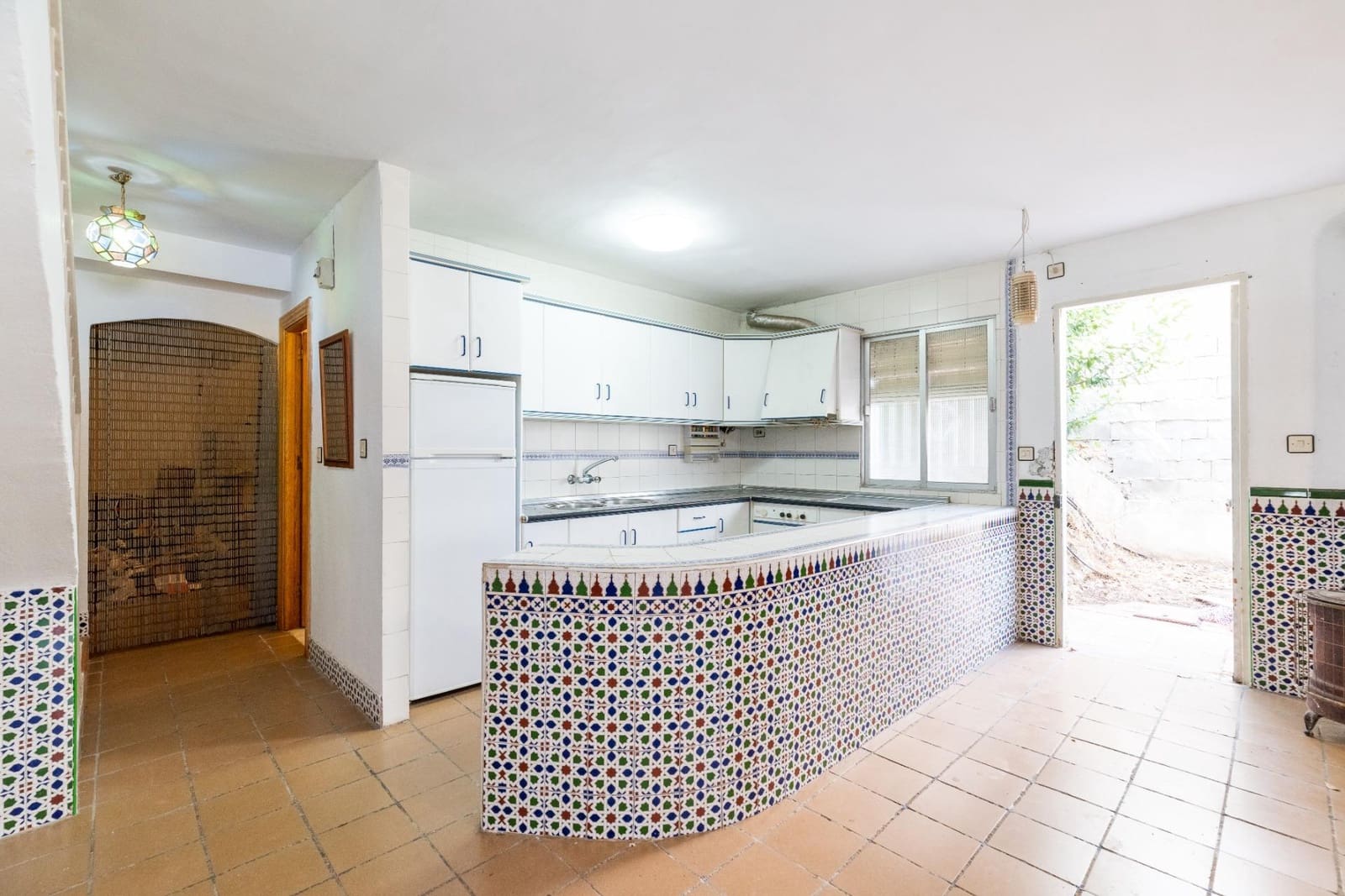 4 sypialnia Willa na sprzedaż w Peligros z basenem garażem - 249 900 € (Ref: 9321818)