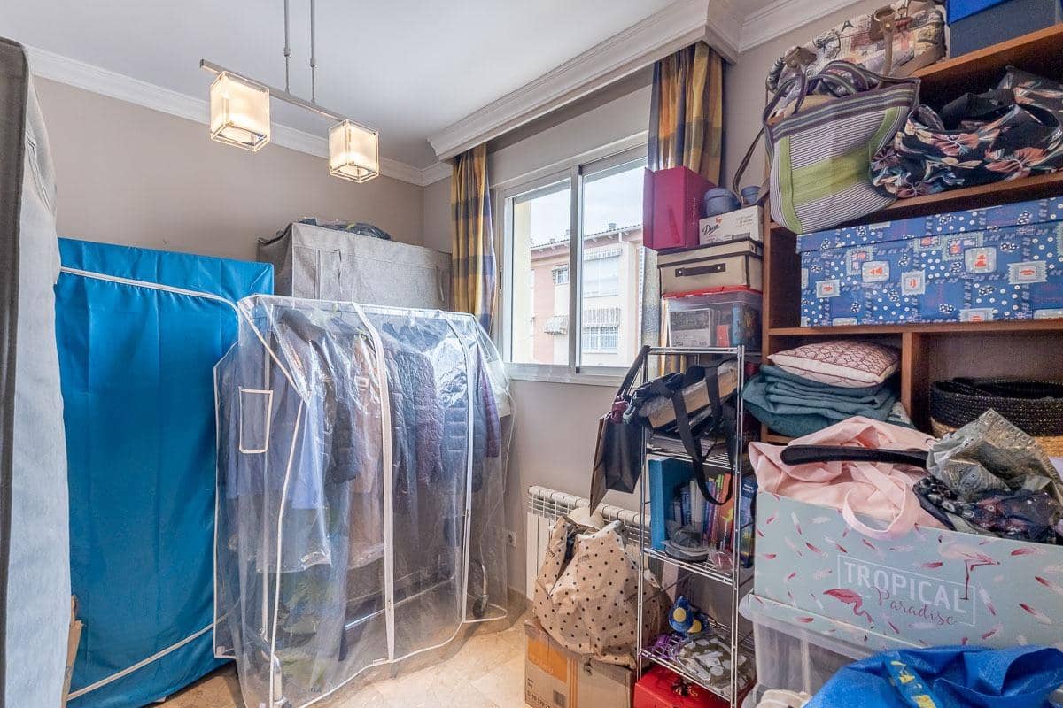 4 slaapkamer Rijtjeshuis te koop in Granada stad met garage - € 335.000 (Ref: 9335275)