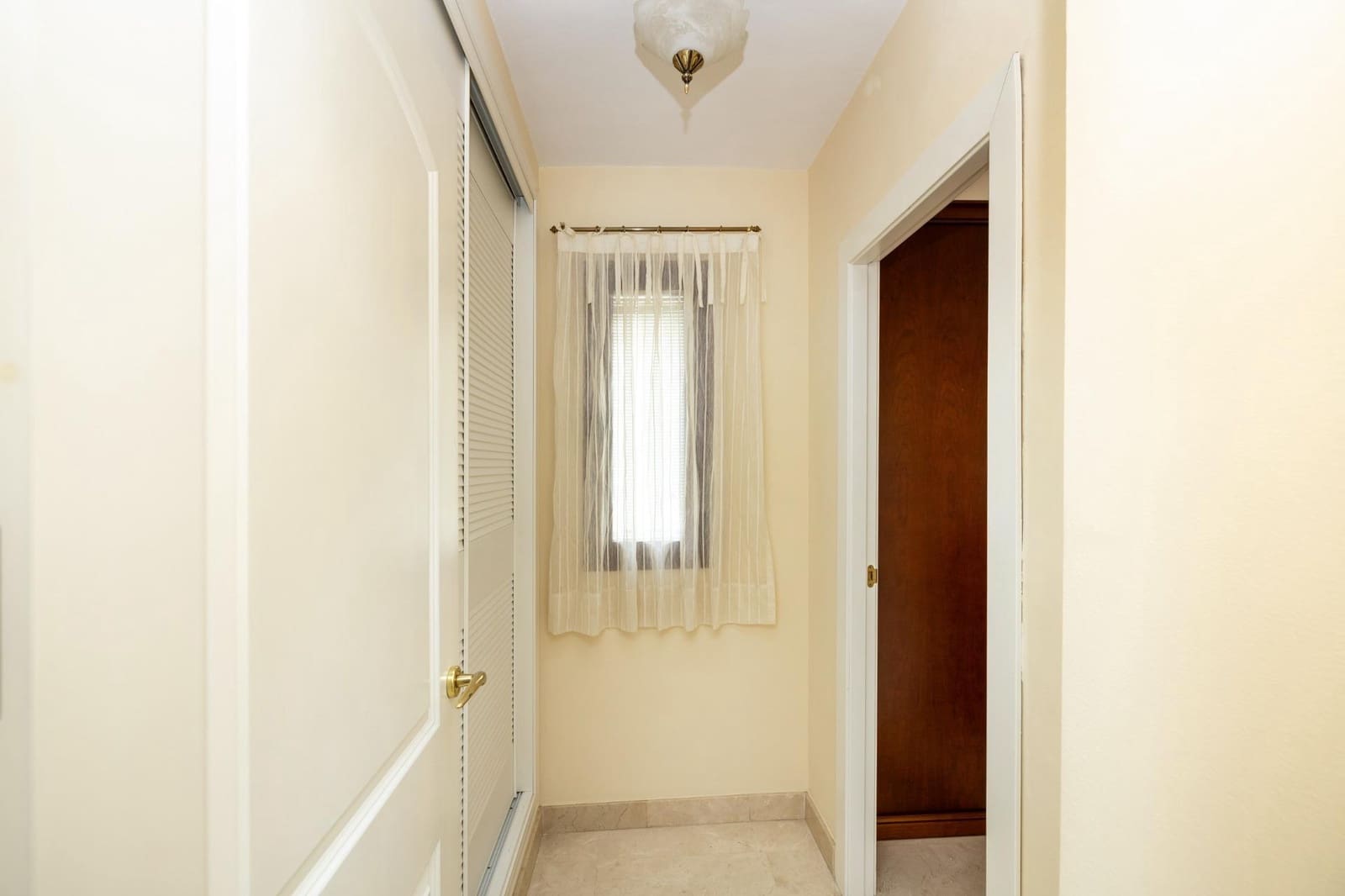 4 sypialnia Willa na sprzedaż w Miasto Grenada z basenem garażem - 450 000 € (Ref: 9345003)