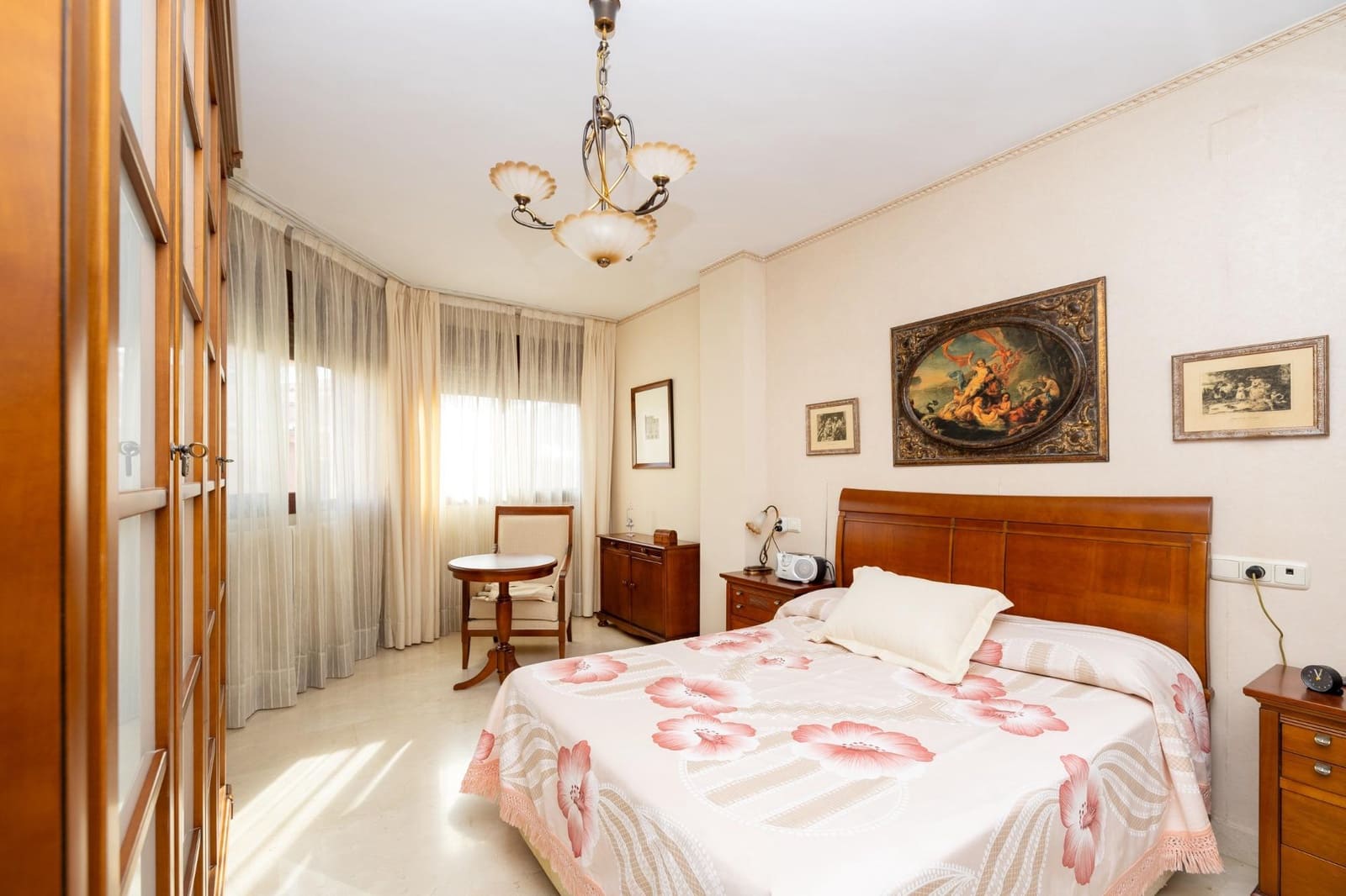 4 sypialnia Willa na sprzedaż w Miasto Grenada z basenem garażem - 450 000 € (Ref: 9345003)