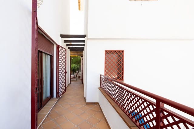 4 chambre Villa/Maison à vendre à Carretera de la Sierra, Grenade ville avec piscine garage - 450 000 € (Ref: 9345003)