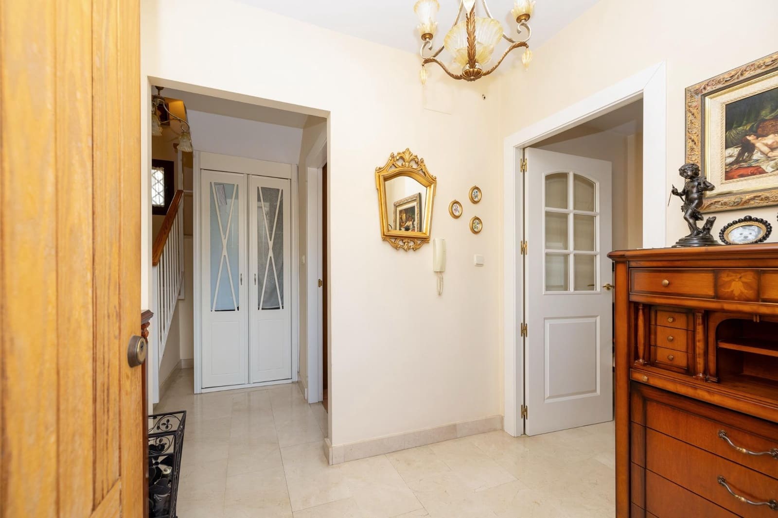 4 sypialnia Willa na sprzedaż w Miasto Grenada z basenem garażem - 450 000 € (Ref: 9345003)