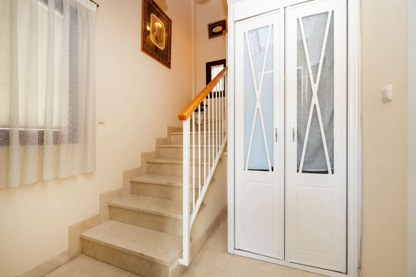 4 sypialnia Willa na sprzedaż w Miasto Grenada z basenem garażem - 450 000 € (Ref: 9345003)