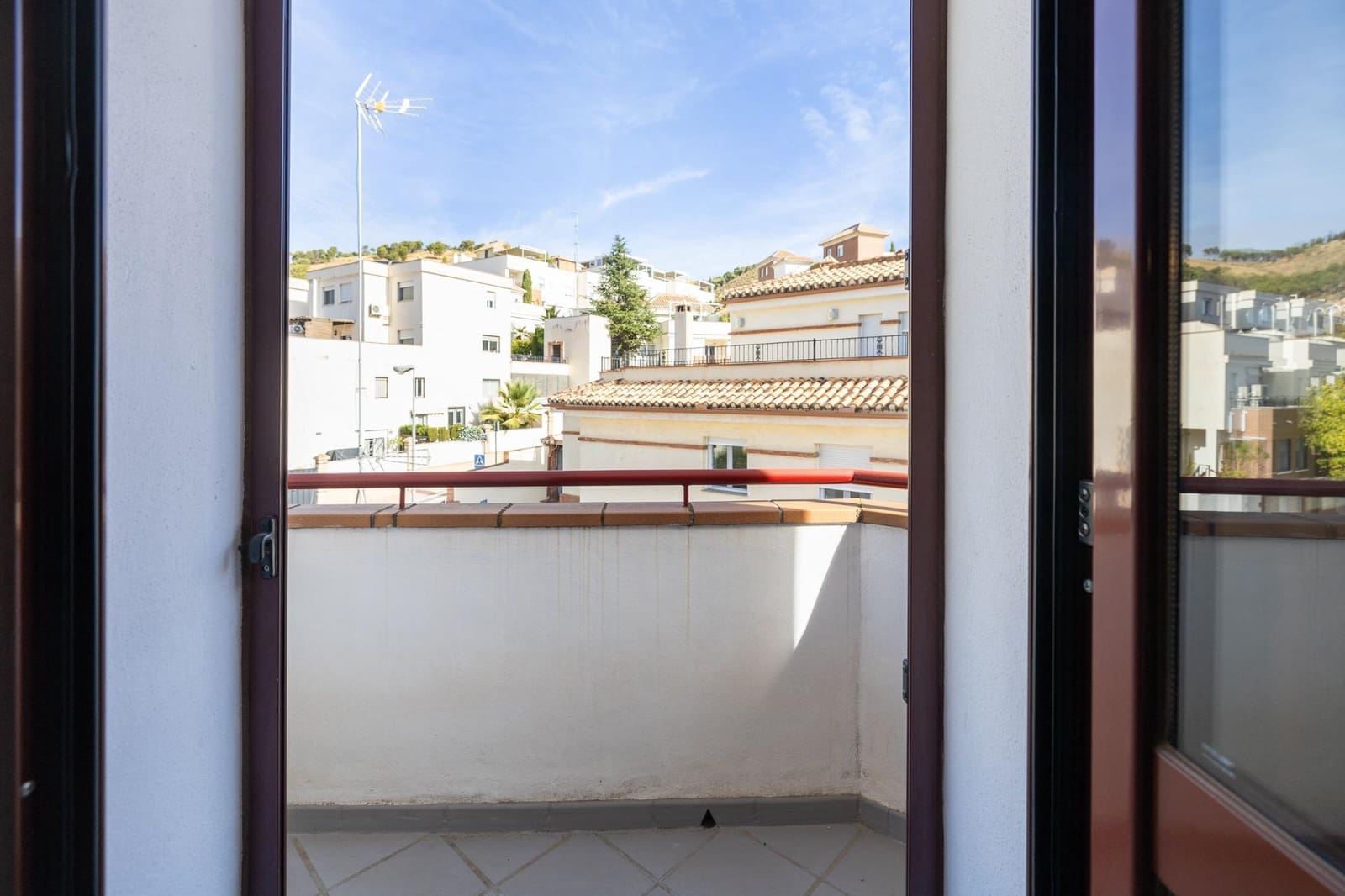 4 sypialnia Willa na sprzedaż w Miasto Grenada z basenem garażem - 450 000 € (Ref: 9345003)