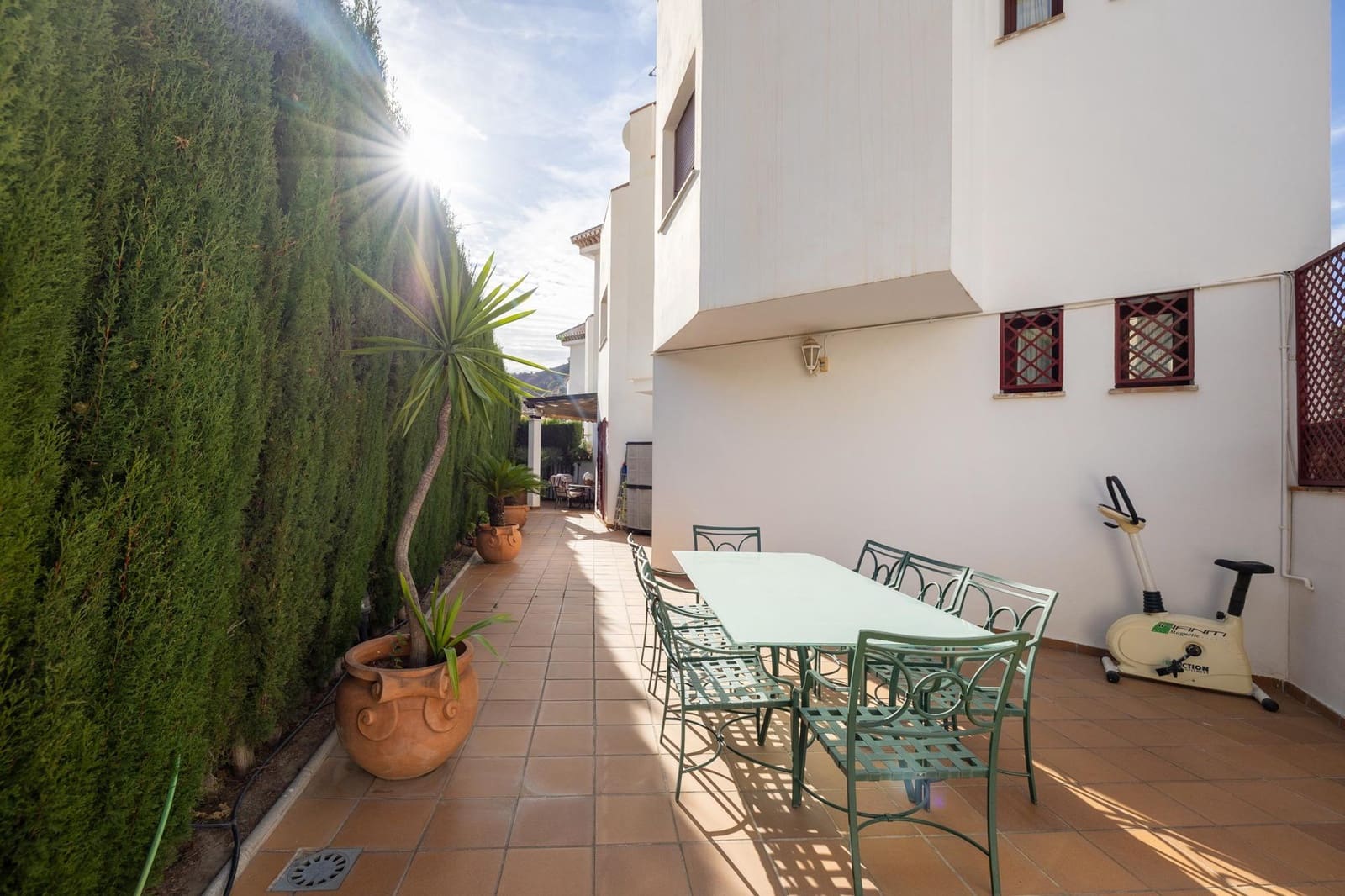 4 sypialnia Willa na sprzedaż w Miasto Grenada z basenem garażem - 450 000 € (Ref: 9345003)