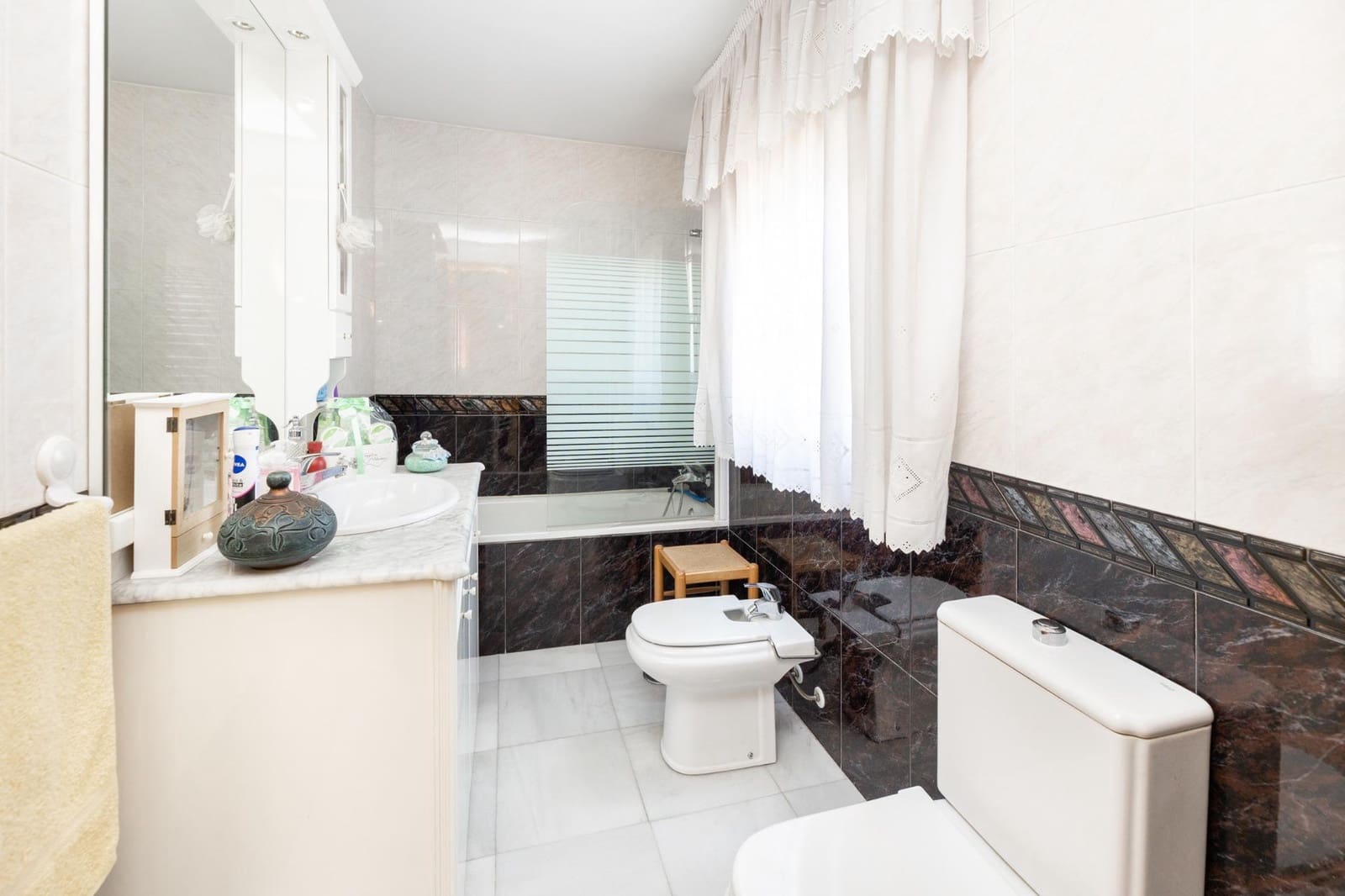 7 bedroom Villa for sale in Maracena with garage - € 490,000 (Ref: 9345005)