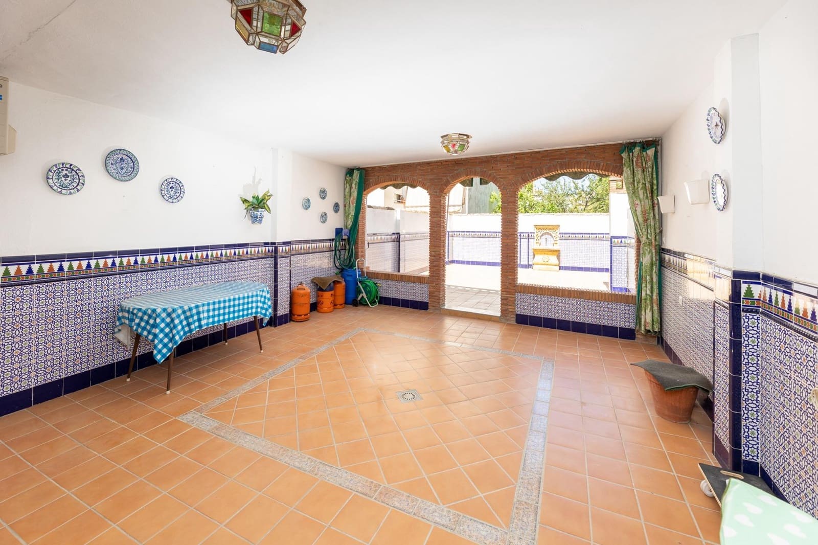 7 bedroom Villa for sale in Maracena with garage - € 490,000 (Ref: 9345005)