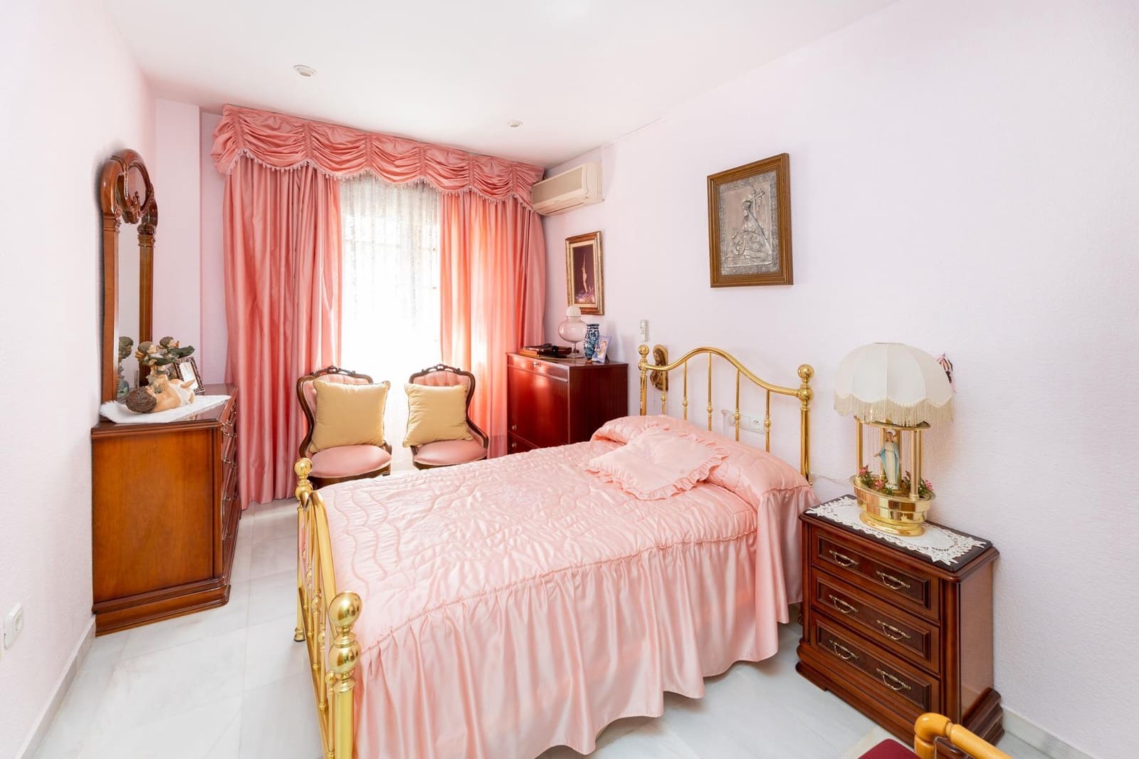 7 bedroom Villa for sale in Maracena with garage - € 490,000 (Ref: 9345005)