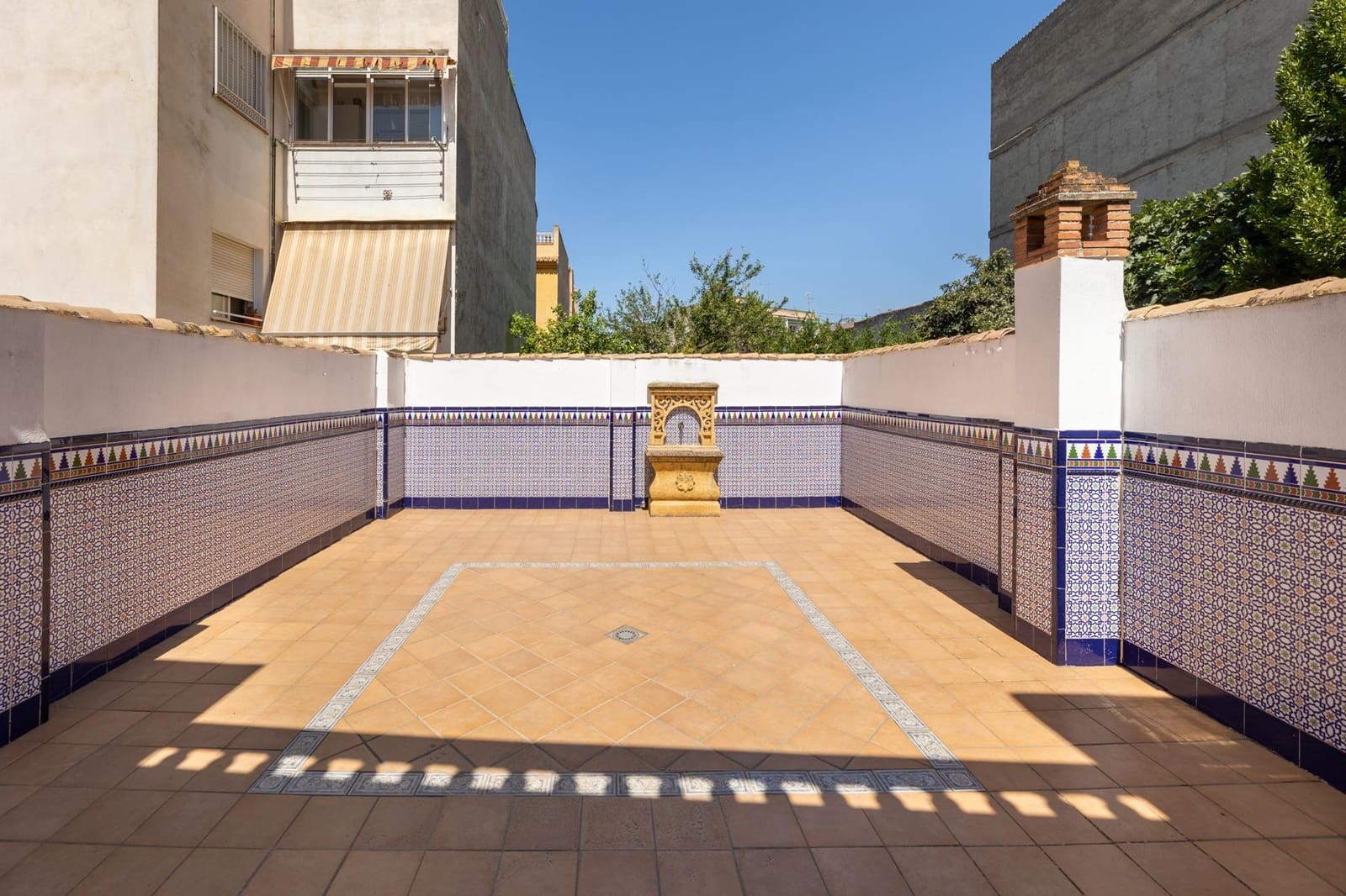 7 bedroom Villa for sale in Maracena with garage - € 490,000 (Ref: 9345005)