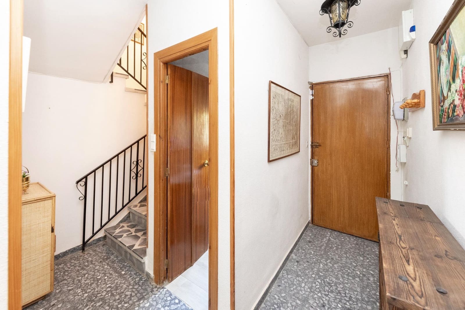 4 soveværelse Villa til salg i Dilar med swimmingpool garage - € 325.000 (Ref: 9347176)