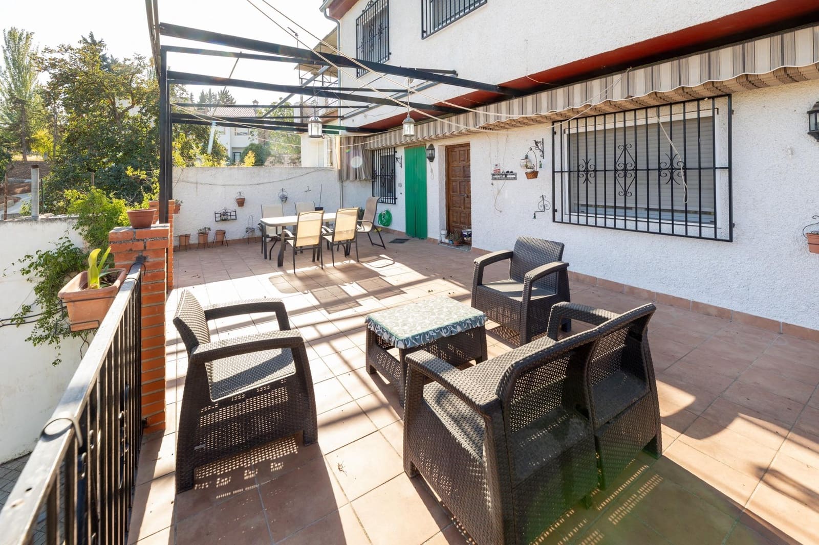 4 soveværelse Villa til salg i Dilar med swimmingpool garage - € 325.000 (Ref: 9347176)