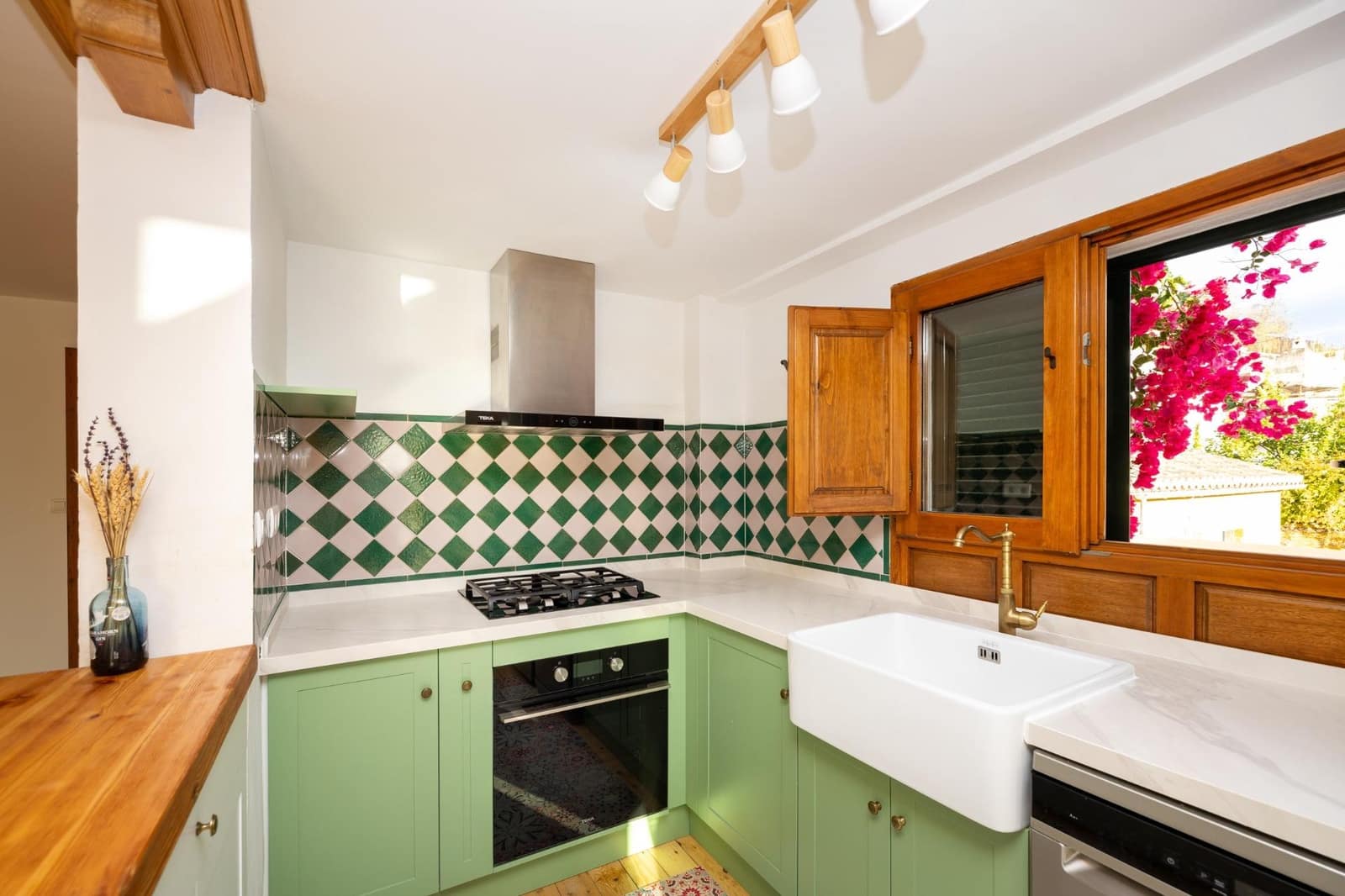 2 bedroom Terraced Villa for sale in Granada city - € 460,000 (Ref: 9347182)