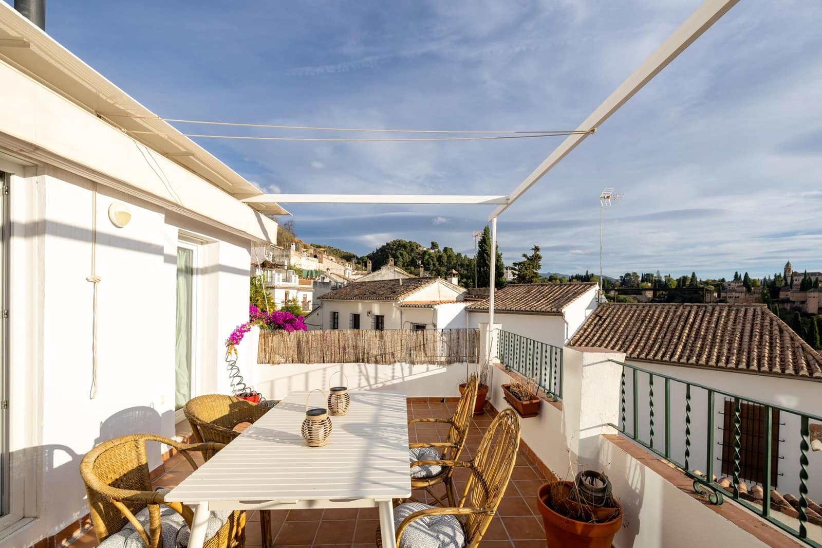2 bedroom Terraced Villa for sale in Granada city - € 460,000 (Ref: 9347182)
