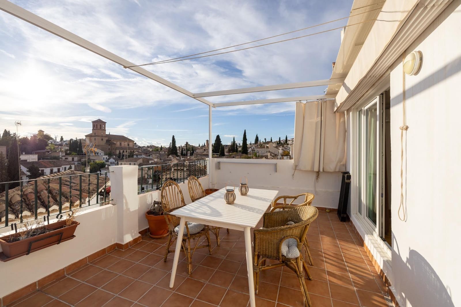 2 bedroom Terraced Villa for sale in Granada city - € 460,000 (Ref: 9347182)