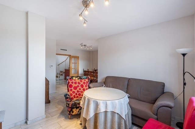 4 Zimmer Villa zu verkaufen in Atarfe mit Pool Garage - 329.000 € (Ref: 9347183)