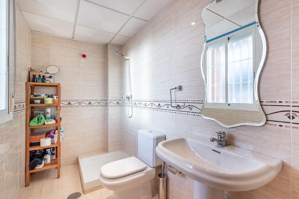 4 soveværelse Villa til salg i Atarfe med swimmingpool garage - € 329.000 (Ref: 9347183)