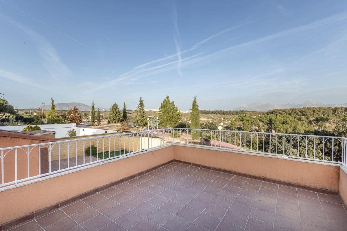 4 soveværelse Villa til salg i Atarfe med swimmingpool garage - € 329.000 (Ref: 9347183)