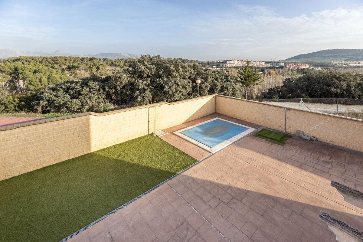 4 soveværelse Villa til salg i Atarfe med swimmingpool garage - € 329.000 (Ref: 9347183)