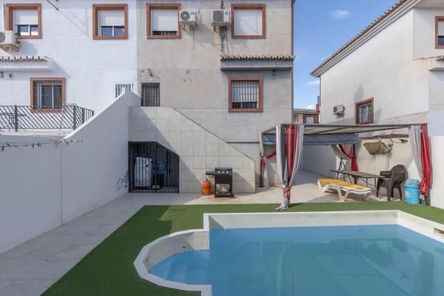 4 bedroom Semi-detached Villa for sale in Las Gabias with pool garage - € 290,000 (Ref: 9353546)