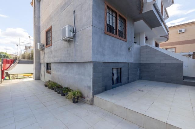 4 bedroom Semi-detached Villa for sale in Las Gabias with pool garage - € 290,000 (Ref: 9353546)