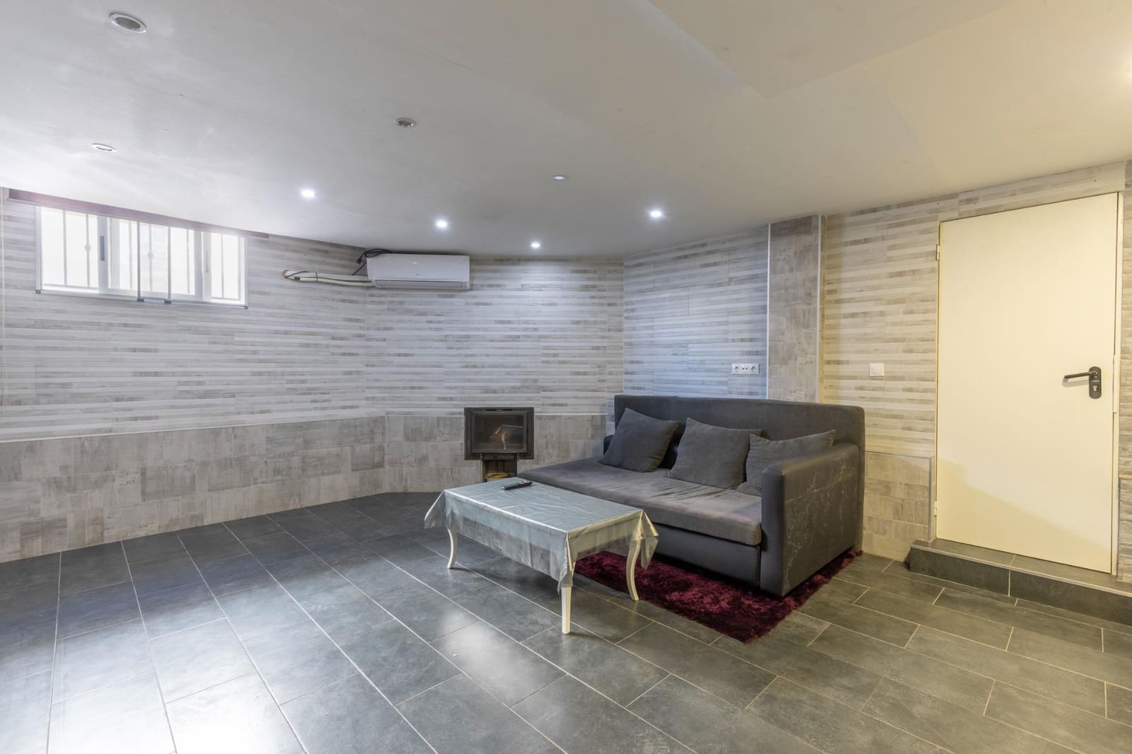 4 bedroom Semi-detached Villa for sale in Las Gabias with pool garage - € 290,000 (Ref: 9353546)