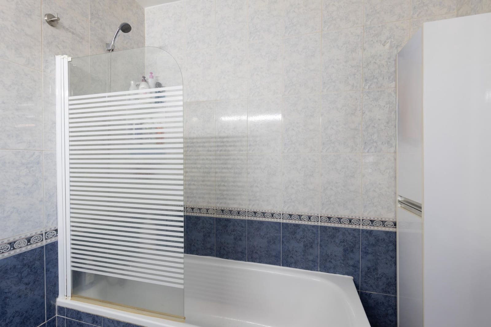 4 bedroom Semi-detached Villa for sale in Las Gabias with pool garage - € 290,000 (Ref: 9353546)