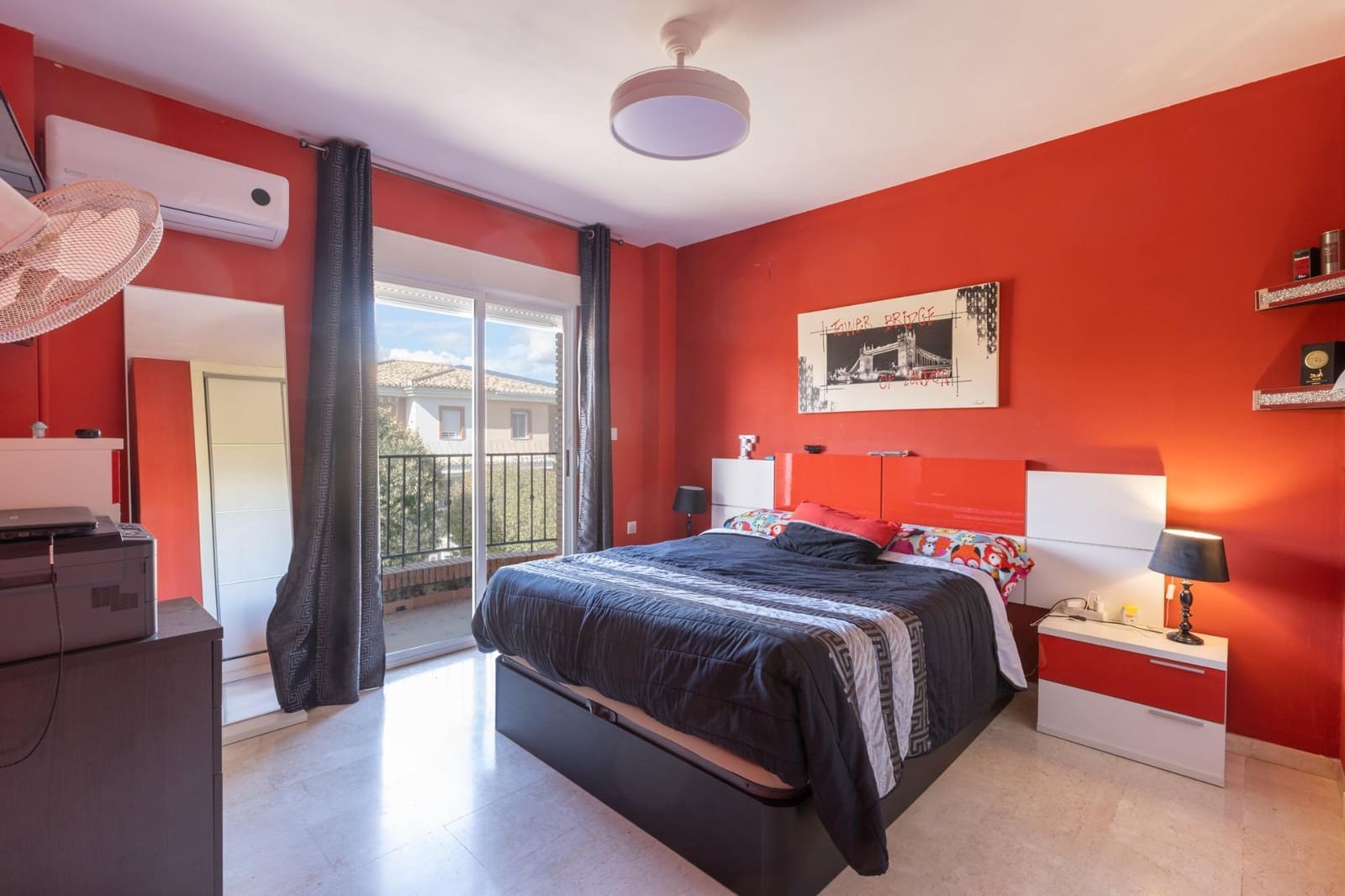 4 bedroom Semi-detached Villa for sale in Las Gabias with pool garage - € 290,000 (Ref: 9353546)