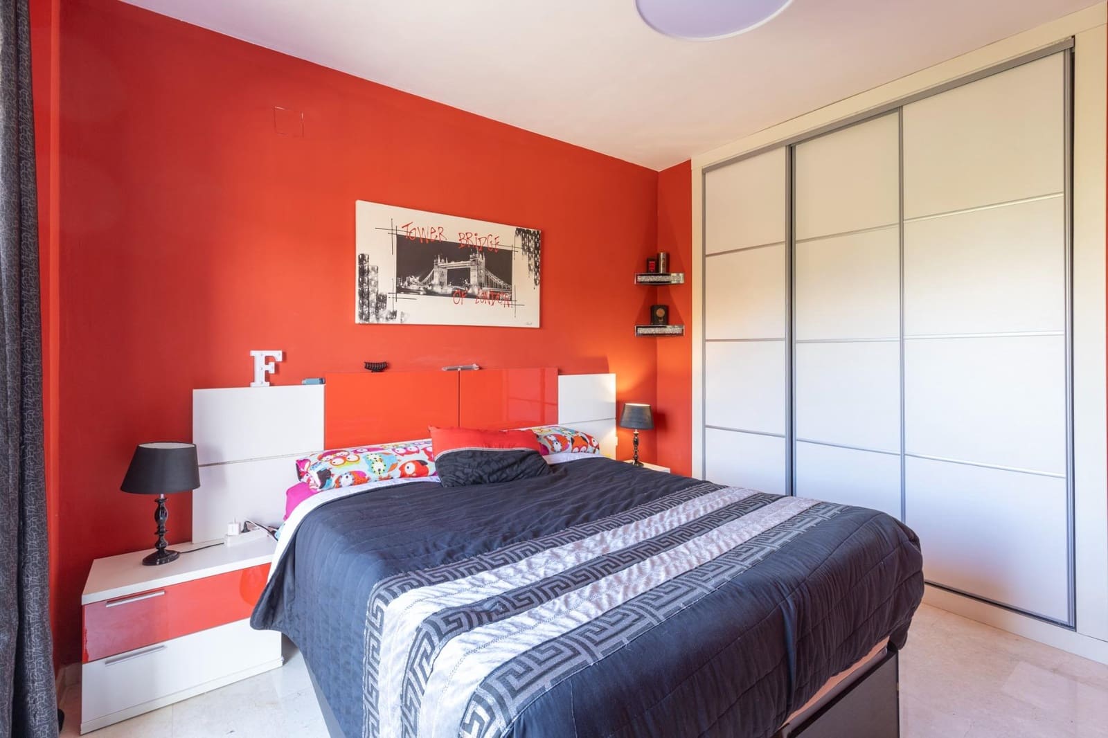 4 bedroom Semi-detached Villa for sale in Las Gabias with pool garage - € 290,000 (Ref: 9353546)