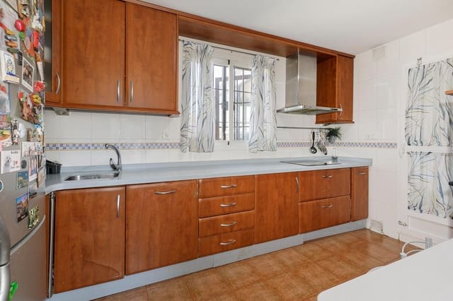 4 makuuhuone Kattohuoneisto myytävänä paikassa Armilla mukana 
autotalli - 349 900 € (Ref: 9356117)