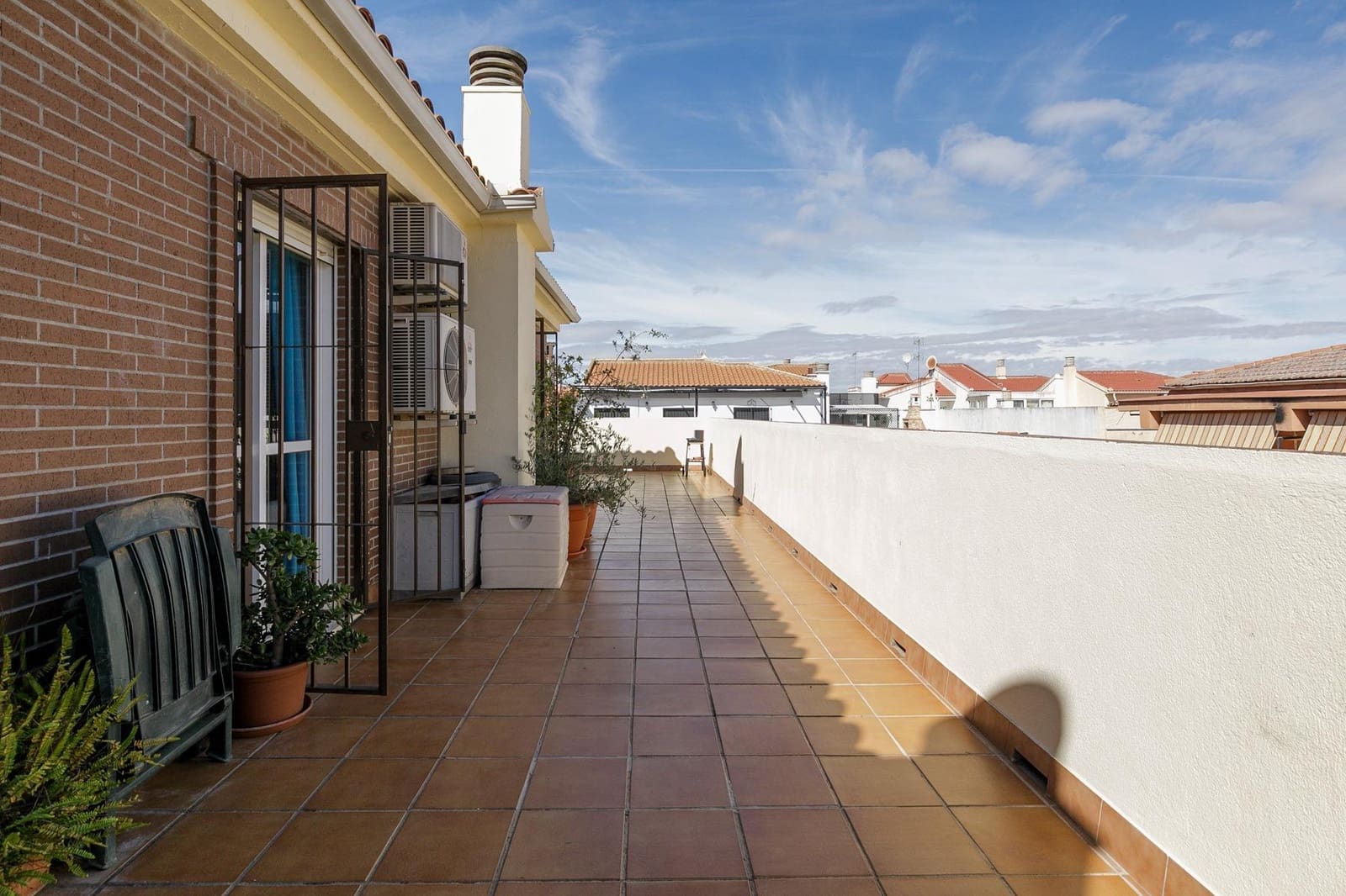 4 makuuhuone Kattohuoneisto myytävänä paikassa Armilla mukana 
autotalli - 349 900 € (Ref: 9356117)