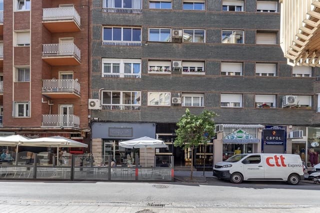 11 bedroom Apartment for sale in Centro, Granada city - € 1,069,000 (Ref: 9356118)