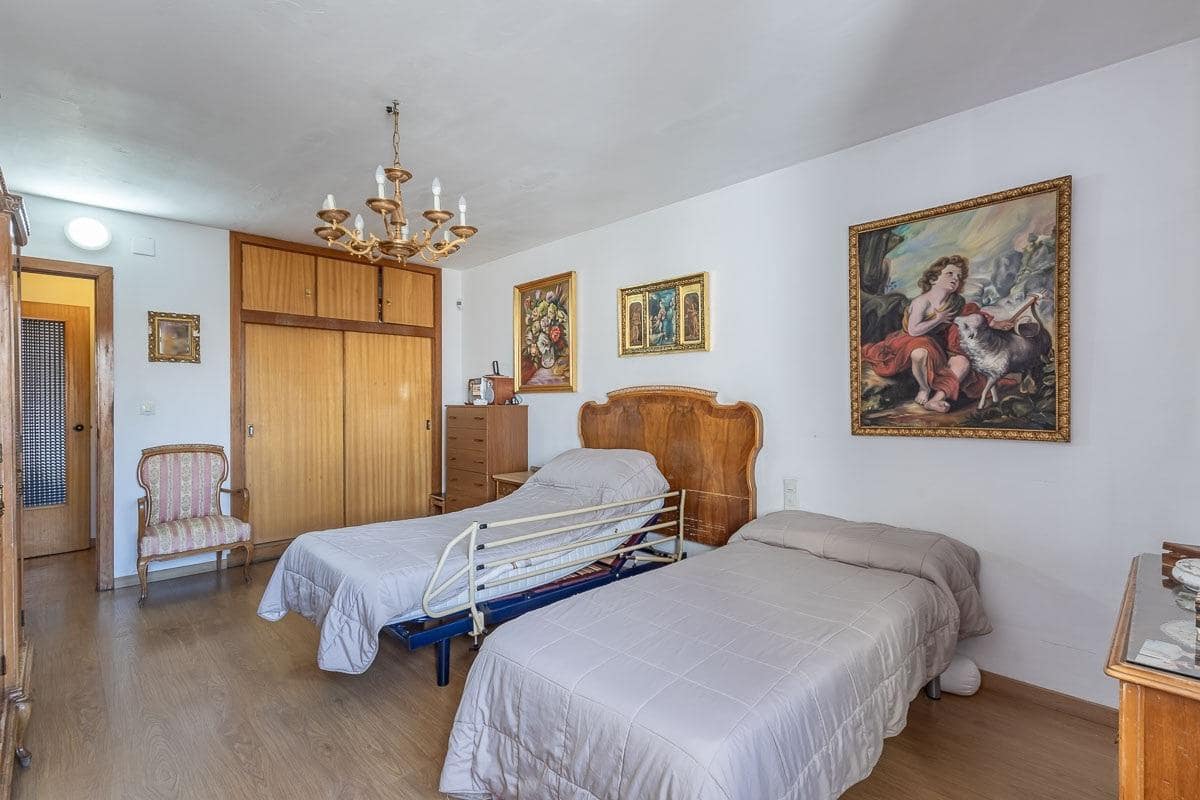 11 bedroom Apartment for sale in Granada city - € 1,069,000 (Ref: 9356118)