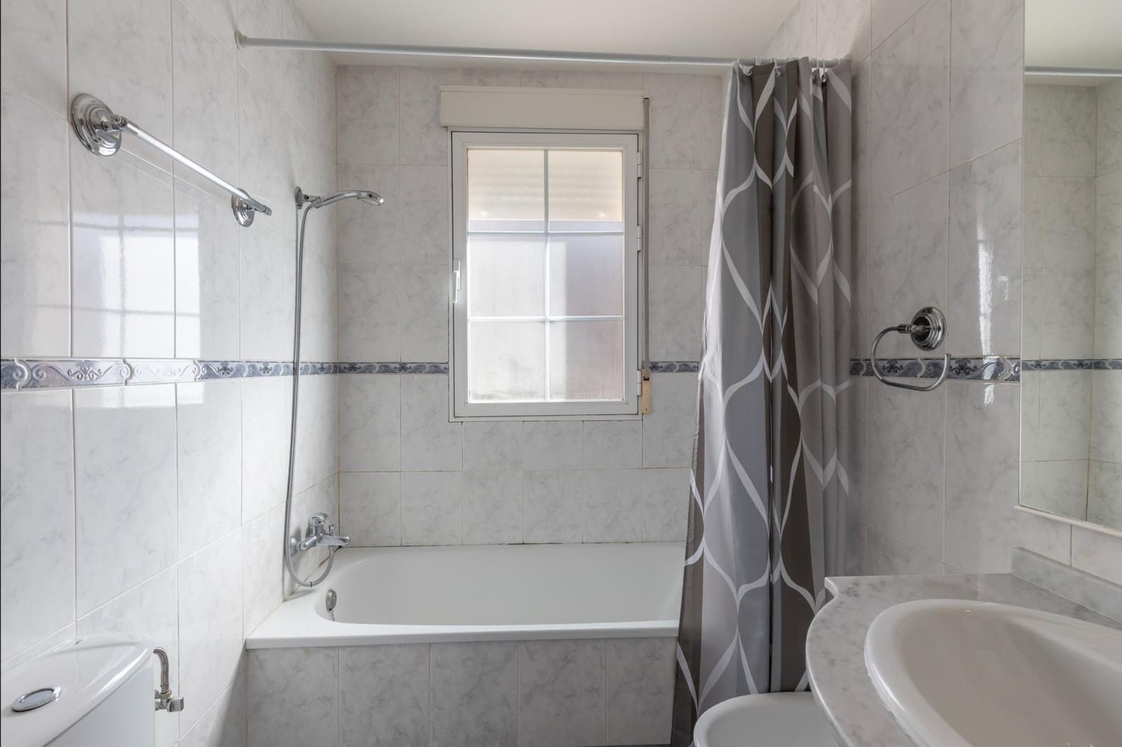 4 camera da letto Villetta a Schiera in vendita in Cajar con garage - 340.000 € (Rif: 9359481)