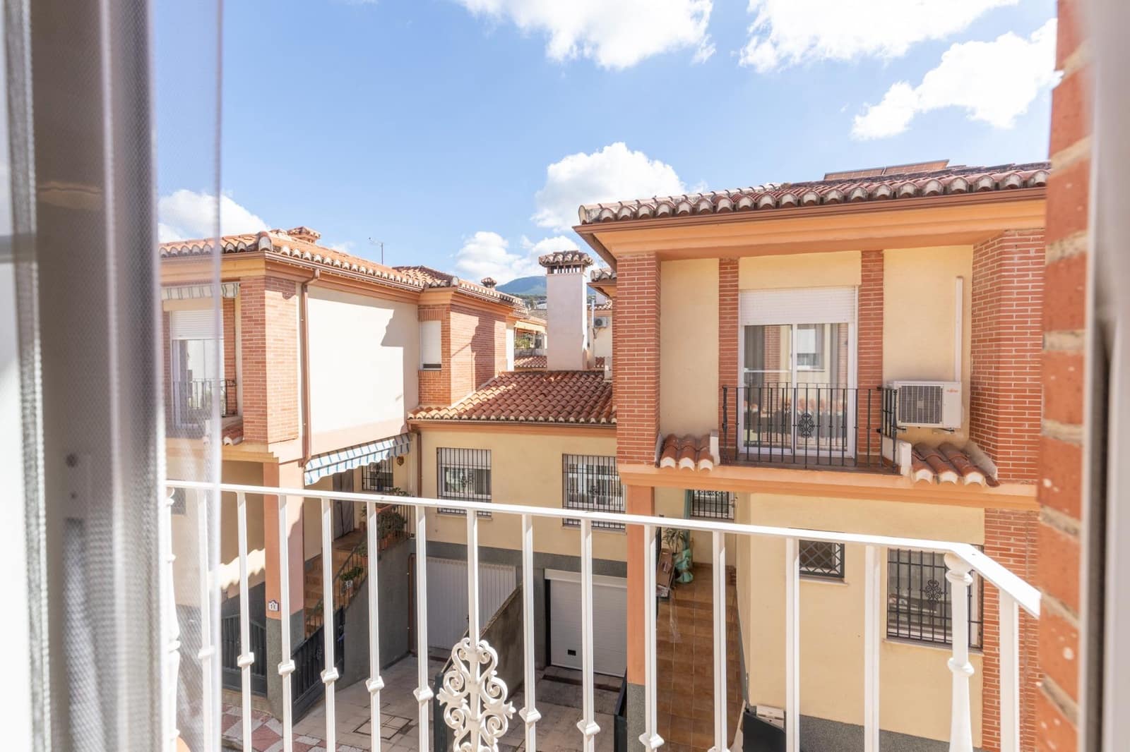 4 camera da letto Villetta a Schiera in vendita in Cajar con garage - 340.000 € (Rif: 9359481)