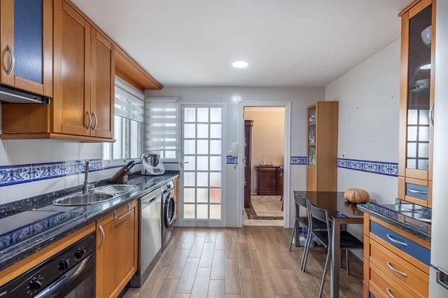 3 Zimmer Reihenhaus zu verkaufen in Motril mit Garage - 460.000 € (Ref: 9359487)