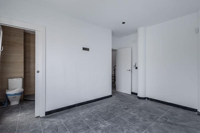 Lejlighed til salg i Churriana de la Vega - € 398.000 (Ref: 9360401)