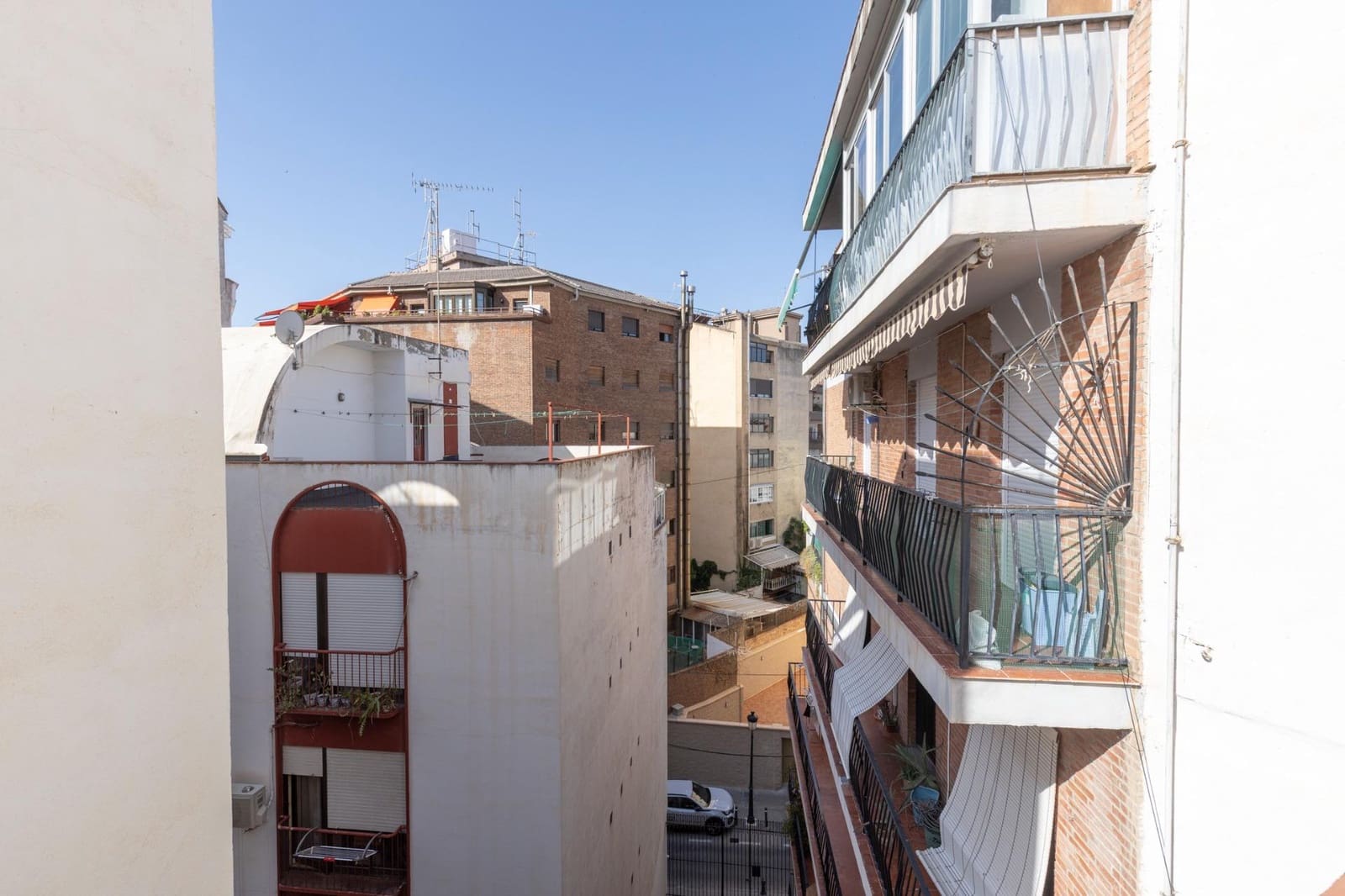 Townhouse for sale in Granada city - € 950,000 (Ref: 9360402)