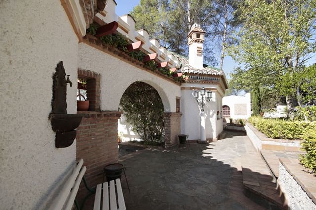 5 chambre Villa/Maison à vendre à Albolote avec piscine garage - 550 000 € (Ref: 9362555)