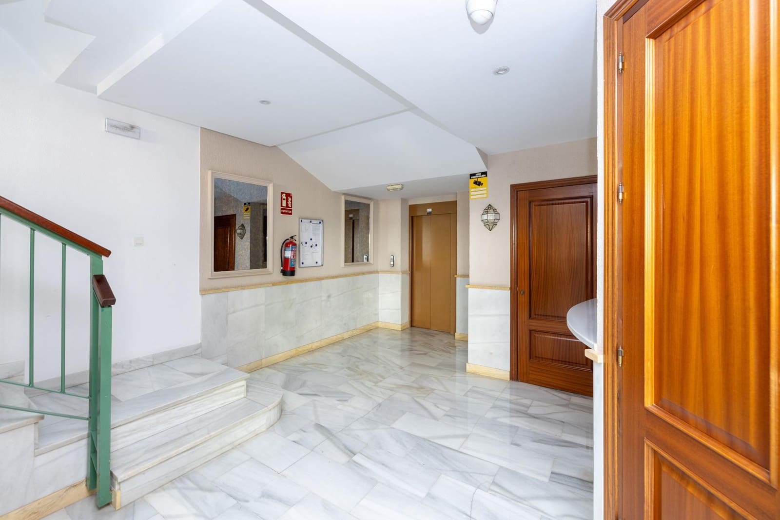 3 slaapkamer Flat te koop in Granada stad - € 290.000 (Ref: 9362556)