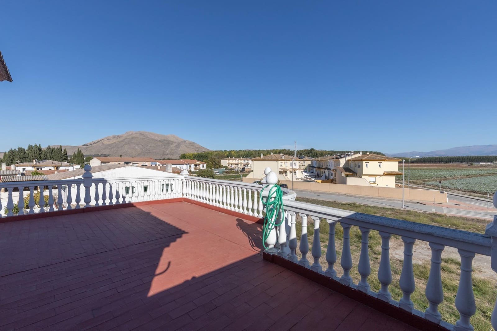 4 soveværelse Finca/Landehus til salg i Santa Fe med garage - € 194.900 (Ref: 9362560)