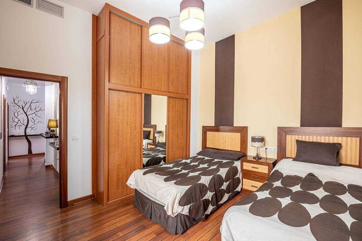 4 makuuhuone Asunto myytävänä paikassa Granada kaupunki - 469 000 € (Ref: 9373698)