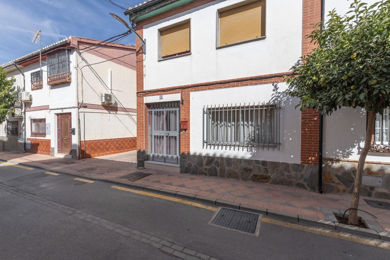 3 makuuhuone Paritalo myytävänä paikassa Armilla mukana 
autotalli - 230 000 € (Ref: 9373699)