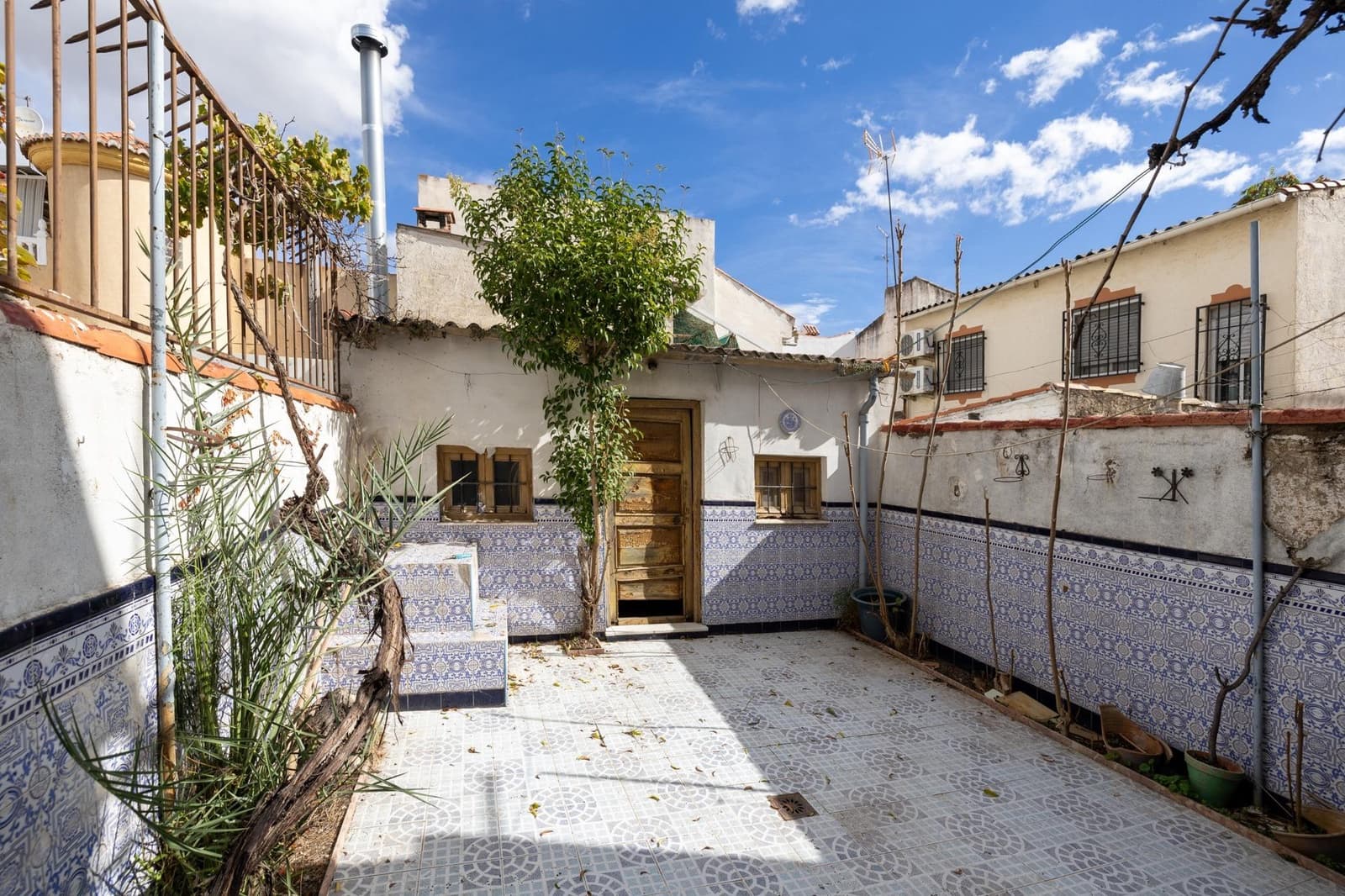 3 bedroom Terraced Villa for sale in Granada city - € 145,000 (Ref: 9373700)