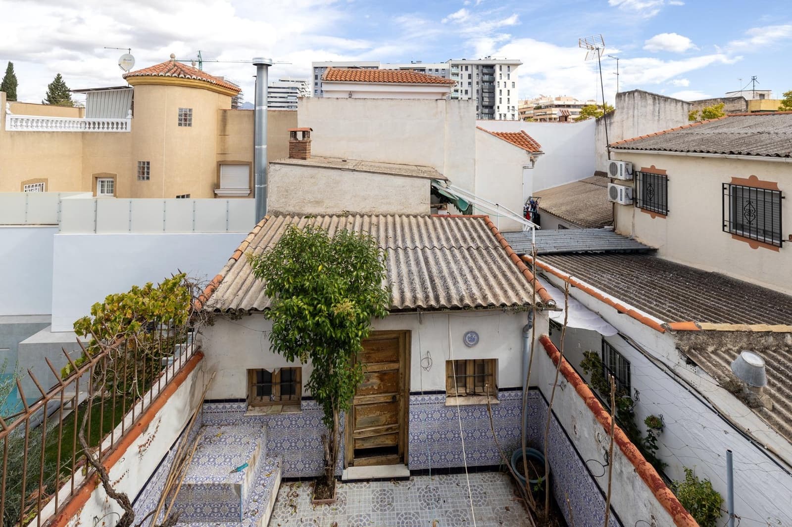 3 bedroom Terraced Villa for sale in Granada city - € 145,000 (Ref: 9373700)