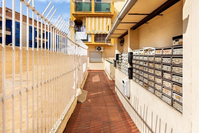 2 makuuhuone Huoneisto myytävänä paikassa Gójar mukana uima-altaan - 149 900 € (Ref: 9373701)