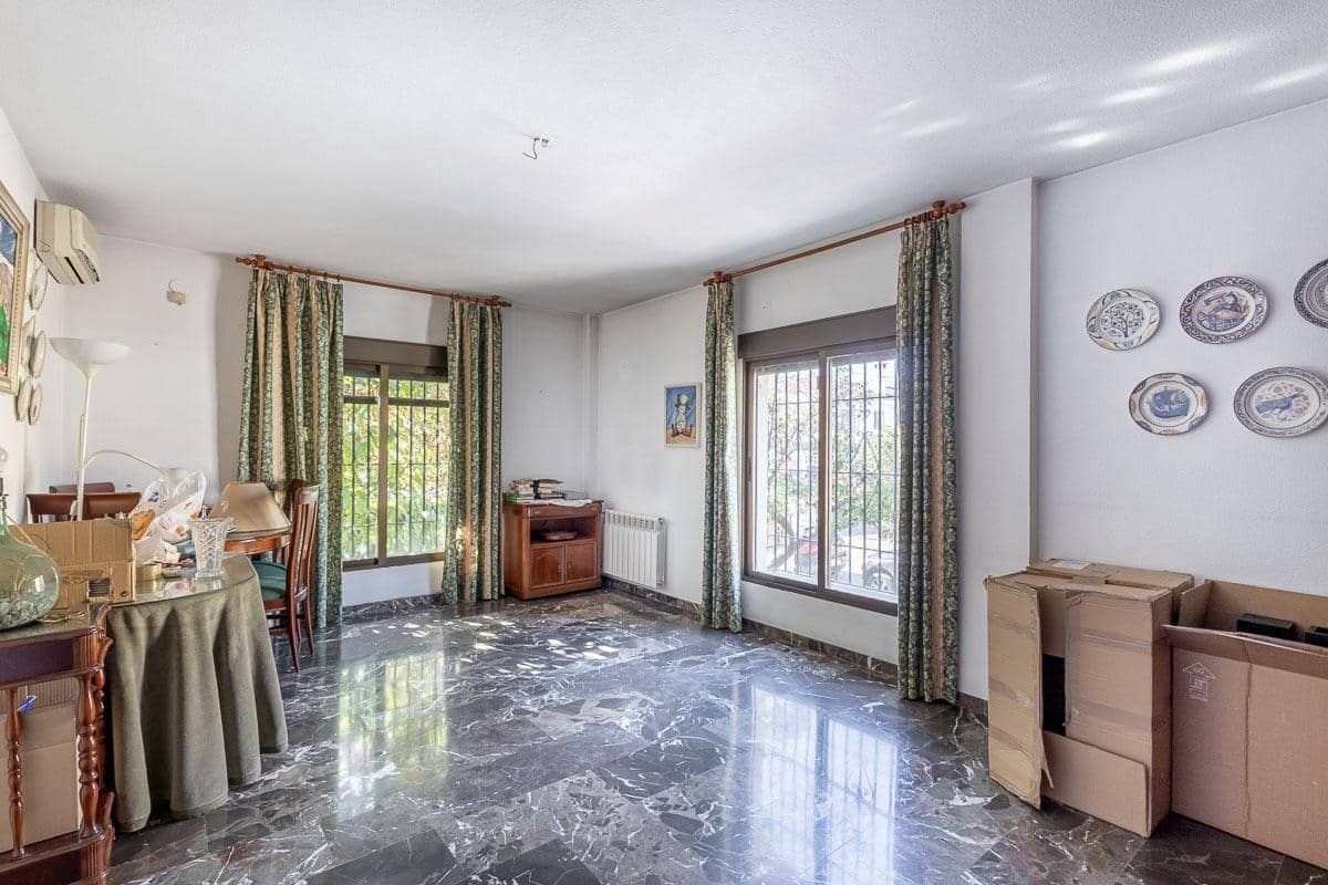 3 makuuhuone Huvila myytävänä paikassa Ogijares mukana 
autotalli - 395 000 € (Ref: 9375475)