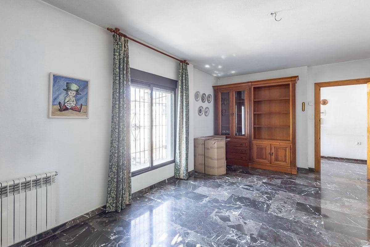 3 makuuhuone Huvila myytävänä paikassa Ogijares mukana 
autotalli - 395 000 € (Ref: 9375475)